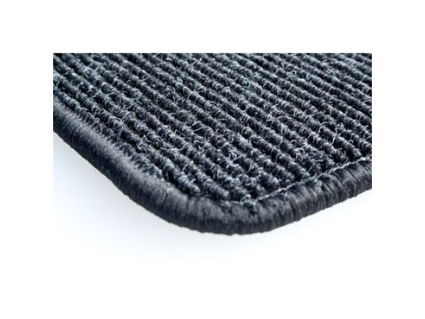 Kohojuovaiset matot jotka sopivat Opel Vivaro 3 etuosan matto tuoli + tuoli 2021->