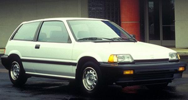 1987-1991 5-ovinen Sedan